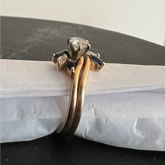 Diamond & Sapphire Wedding Set set in 14 Carat Gold. Size 6-1/2 - Picture 4 of 7